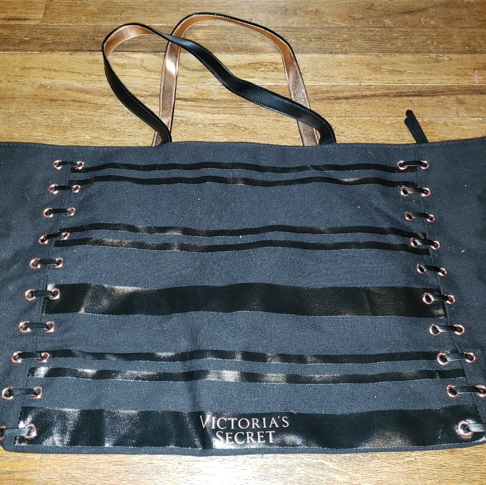 VS black stripe zip up tote